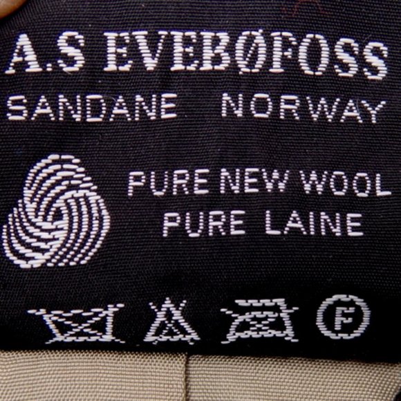 Pure wool jacket Norway 42 M Beige Pewter clasps Off white Scandinavian Nordic - Picture 3 of 7